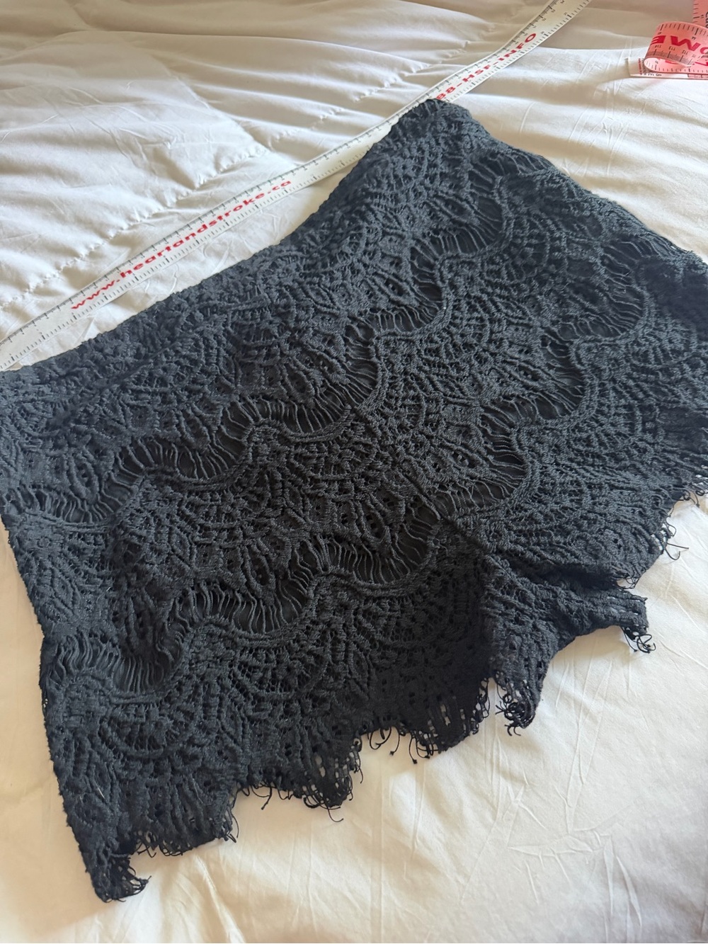 Vero Moda Black Eyelet Lace Scallop-Edge Shorts
